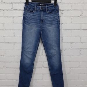 Hollister high rise jeans size 25/1R